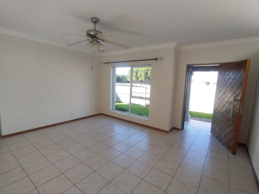 5 Bedroom Property for Sale in Wavecrest Eastern Cape